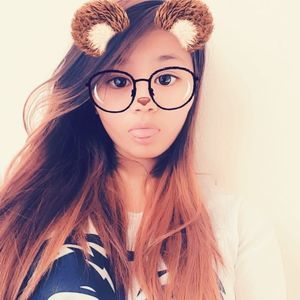 Meet your Posher, Rena